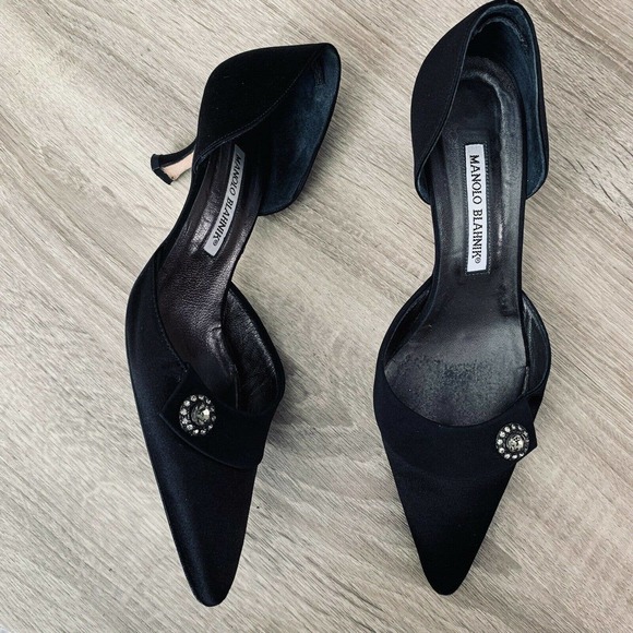 Manolo Blahnik Shoes - Manolo Blahnik Black Satin Point Toe Tuxedo Kitten Heel